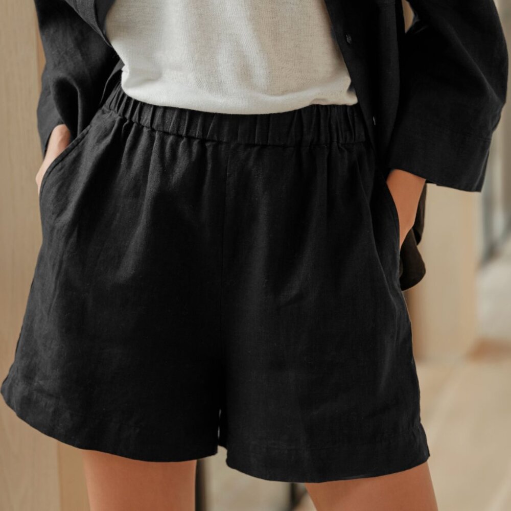 Jenni Kayne Linen Logan Short (Black)